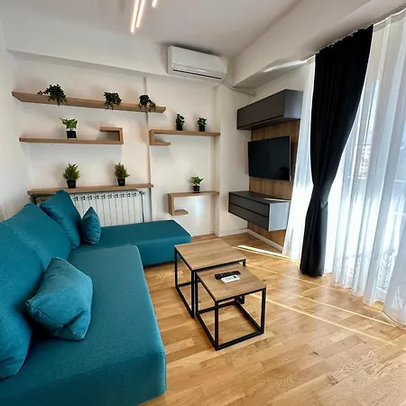 Downtown Riverside Apartment *
