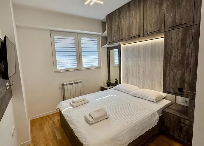 Downtown Riverside Apartman *